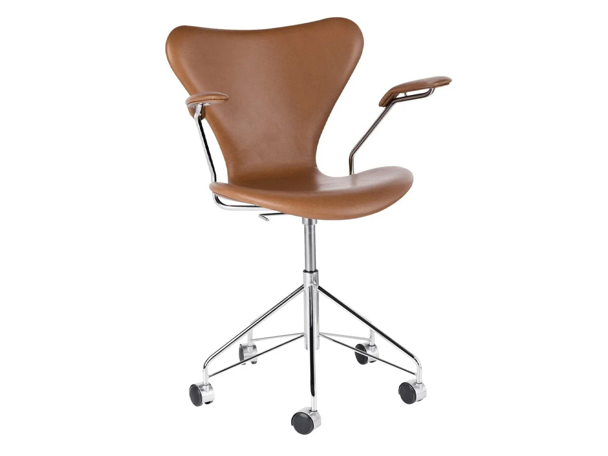 Fritz Hansen Series 7™ Swivel Chair with Armrest - Sedia Girevole con Braccioli - Pelle Walnut