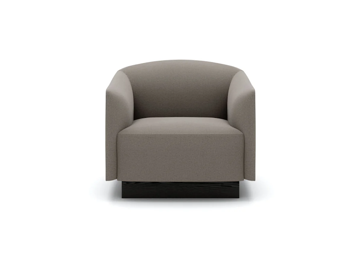 New Works Shore Sedia Lounge con Zoccolo - Romo Linara Umber